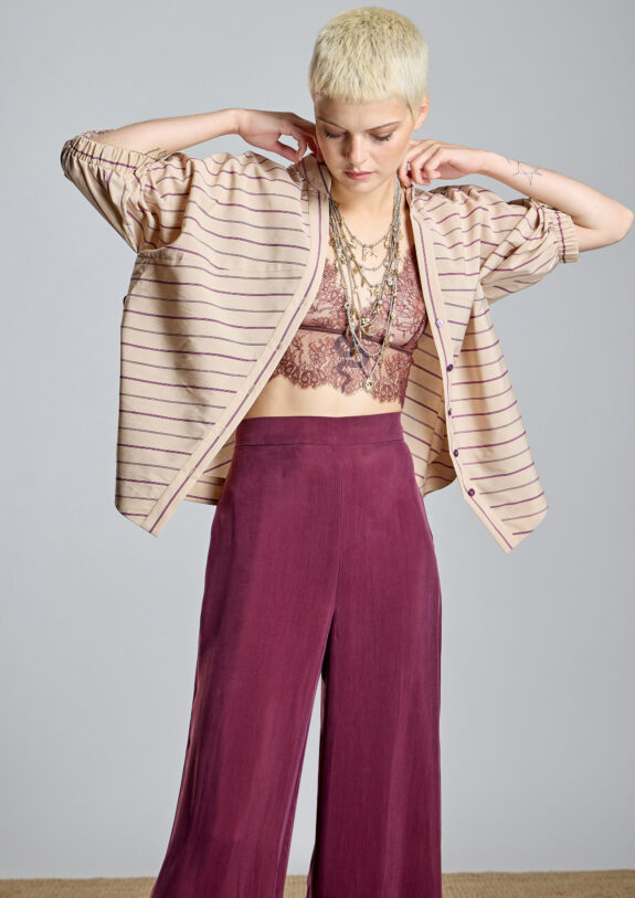 Blusa beig de rayas granates Alba Conde