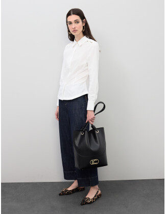 Camisa blanca popelin tachas Lola Casademunt