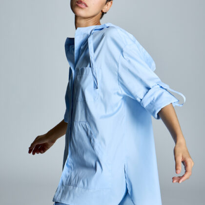Camisa verde kaki detalle capucha ALBA CONDE