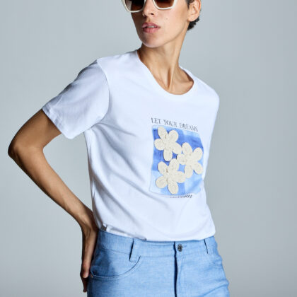 Camiseta blanca detalle flores ALBA CONDE