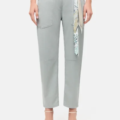 Pantalón cropped celeste